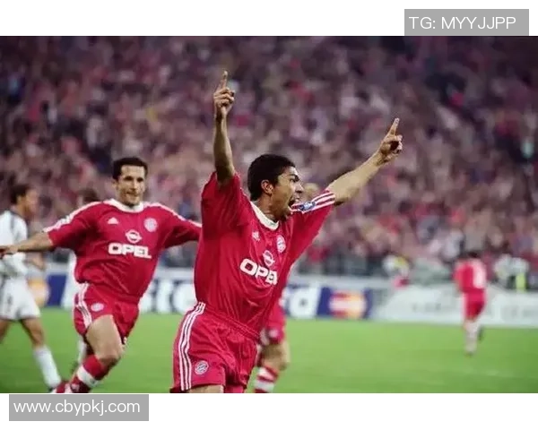 从青涩到闪耀 足球球星职业生涯首球背后的故事与传奇 从青涩到闪耀 足球球星职业生涯首球背后的故事与传奇