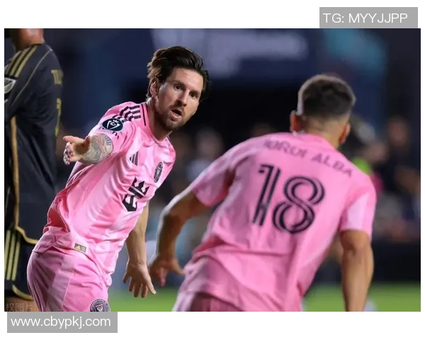 梅西赛场高光瞬间全网疯传引爆球迷热议成为足球视频最火球星