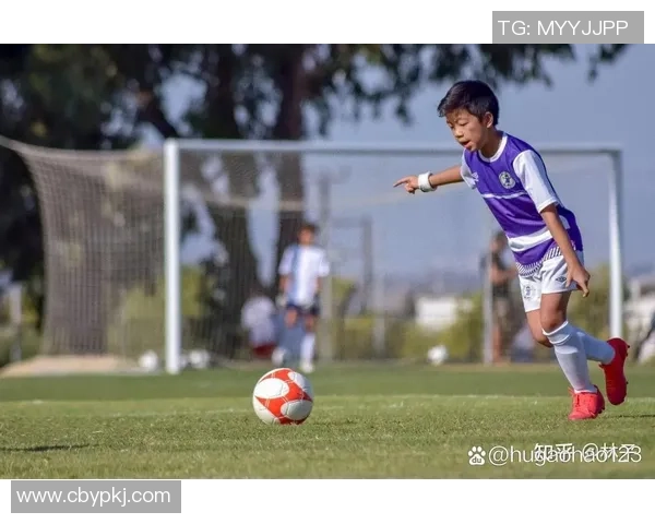 星期天踢足球是否合适？需要注意哪些事项和健康建议