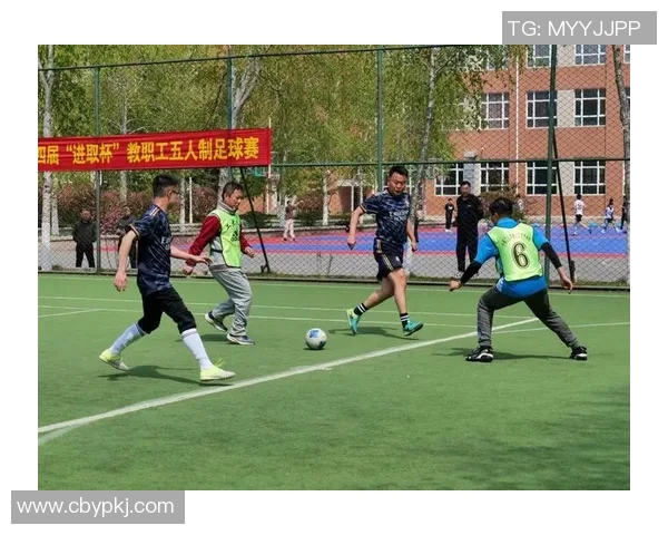 球星亲临赛场共赏精彩足球比赛传递激情与梦想 球星亲临赛场共赏精彩足球比赛传递激情与梦想